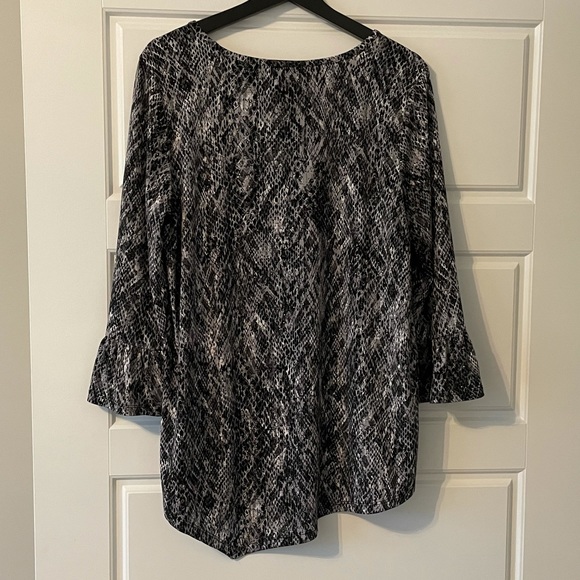 🌺🎉HOST PICK🎉🌺  Rafaella, Large, Three Quarter bell sleeves - Picture 2 of 6